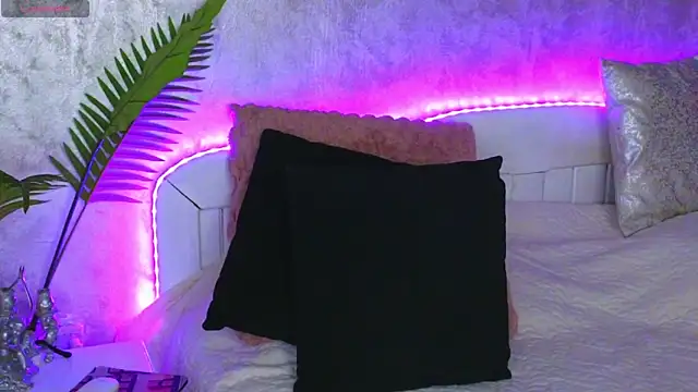 Aelorya online show from November 2025 05:35:01 PM