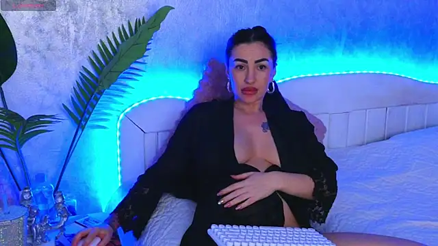 Aelorya online show from November 2025 06:52:01 PM