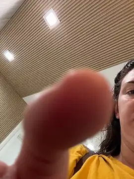 sweetsirenn online show from February 2026 03:20:01 PM