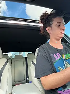 sweetsirenn online show from December 2025 01:37:01 PM