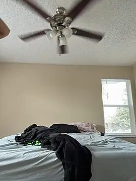 sweetsirenn online show from March 2026 03:49:02 PM