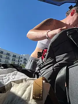 sweetsirenn online show from November 2025 02:54:02 PM