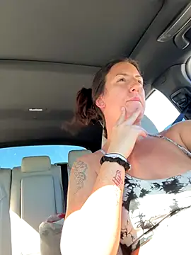 sweetsirenn online show from October 2025 02:57:01 PM