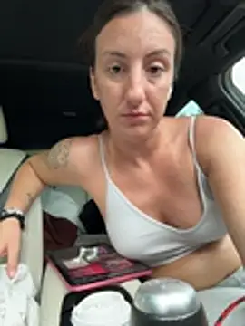 sweetsirenn online show from November 2025 12:53:02 PM