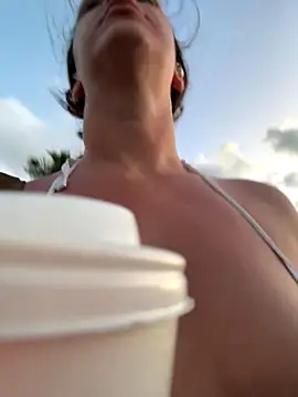 sweetsirenn online show from October 2025 11:09:01 AM