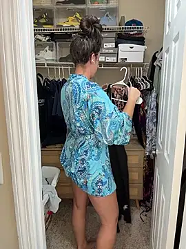 sweetsirenn online show from March 2026 10:18:01 PM