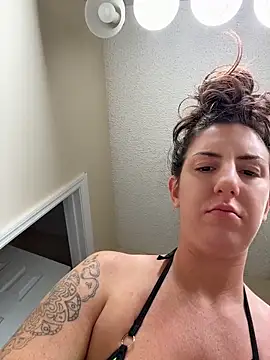 sweetsirenn online show from April 2026 02:12:02 PM