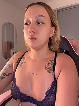 Snapshot of Becca_Johnson_u chatting on July 2026 12:18:02 AM Becca Johnson u online show from July 2026 12:18:02 AM