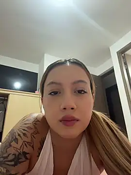 Snapshot of Becca_Johnson_u chatting on June 2026 01:05:02 AM Becca Johnson u online show from June 2026 01:05:02 AM