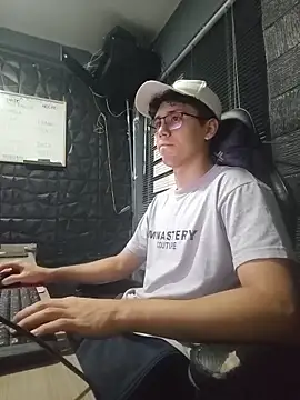 Snapshot of jacobs_shelby chatting on December 2025 10:46:02 PM jacobs shelby online show from December 2025 10:46:02 PM