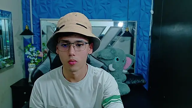 jacobs shelby online show from December 2025 02:56:02 AM