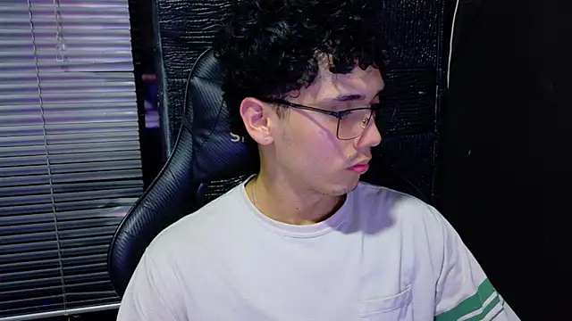 Snapshot of jacobs_shelby chatting on February 2026 10:42:01 PM jacobs shelby online show from February 2026 10:42:01 PM