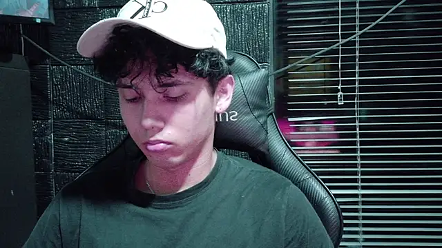 Snapshot of jacobs_shelby chatting on February 2026 01:37:02 AM jacobs shelby online show from February 2026 01:37:02 AM