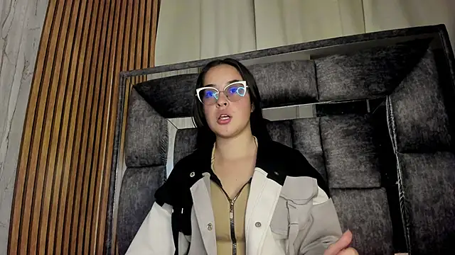 Cherry  Hot online show from November 2025 10:43:02 PM