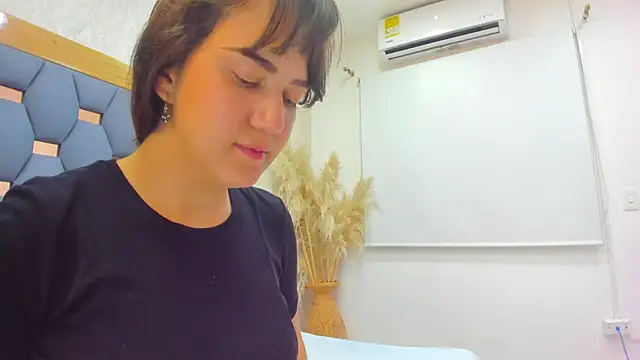 Snapshot of juliette_pretty_ chatting on November 2025 07:17:02 PM juliette pretty online show from November 2025 07:17:02 PM