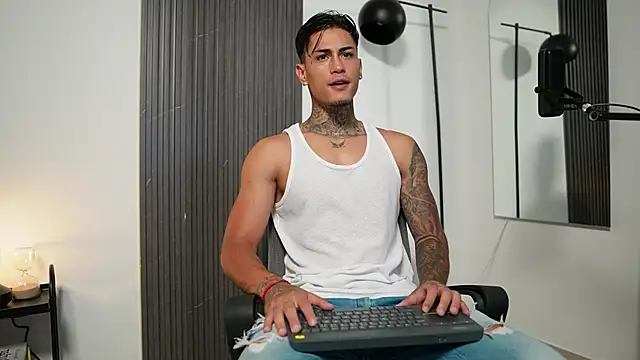 AxelVilla  online show from October 2025 08:21:02 PM