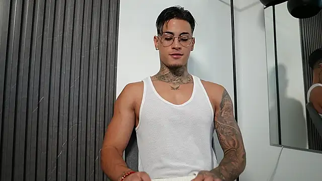 AxelVilla  online show from September 2025 08:05:01 PM