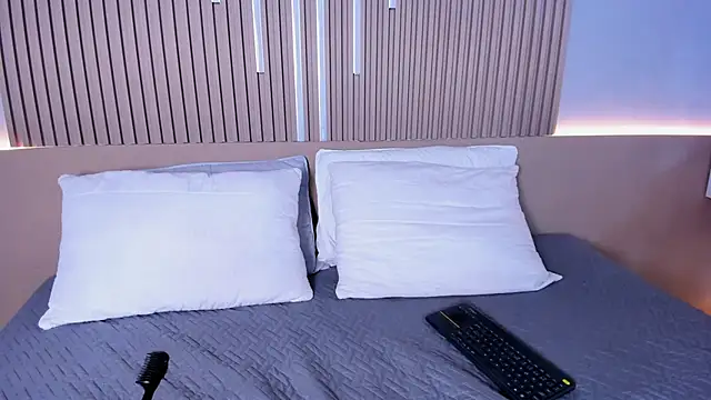 Camile cute online show from February 2026 06:19:01 PM