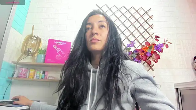 SALOME KORLAND online show from June 2026 03:44:01 PM