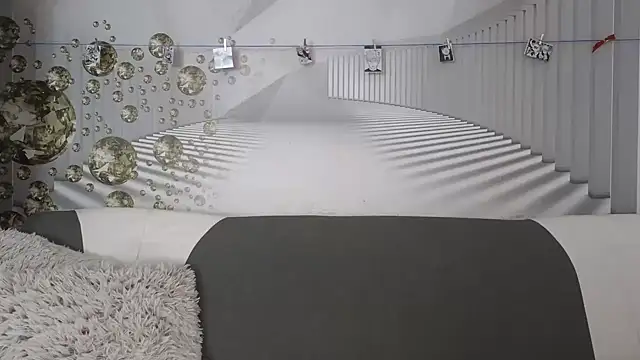 Snapshot of EvoletteLouLou chatting on September 2025 12:05:01 PM EvoletteLouLou online show from September 2025 12:05:01 PM