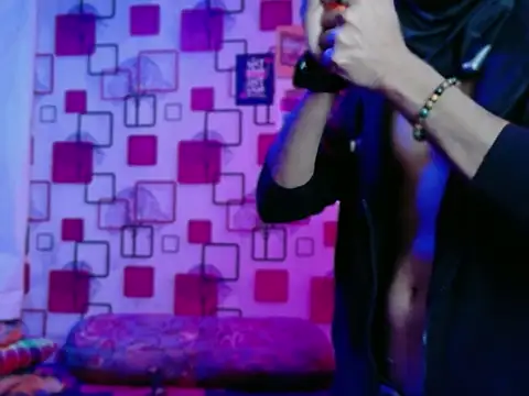 ChiseledCharm online show from December 2025 07:13:01 PM