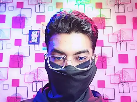 ChiseledCharm online show from December 2025 06:31:02 PM