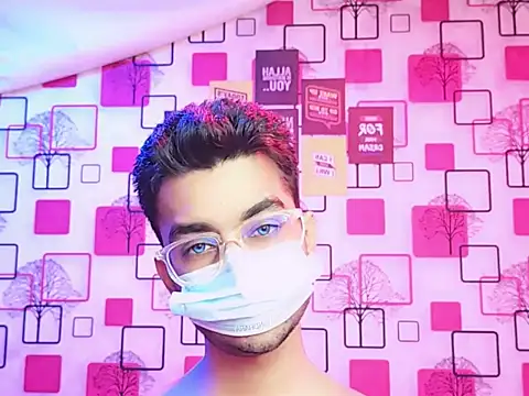 ChiseledCharm online show from November 2025 08:01:02 PM