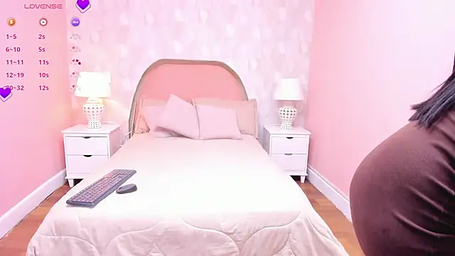 isabella milf  online show from April 2026 07:04:02 PM