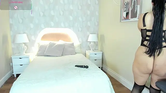 isabella milf  online show from December 2025 07:12:01 PM