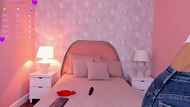 isabella milf  online show from April 2026 07:09:02 PM