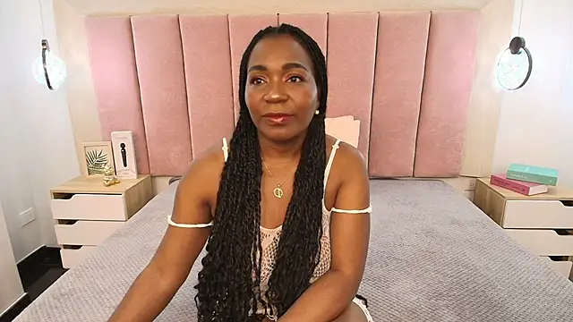 Snapshot of Tyra_Fox chatting on September 2025 02:10:01 AM Tyra Fox online show from September 2025 02:10:01 AM