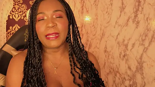Snapshot of Tyra_Fox chatting on October 2025 01:48:01 AM Tyra Fox online show from October 2025 01:48:01 AM