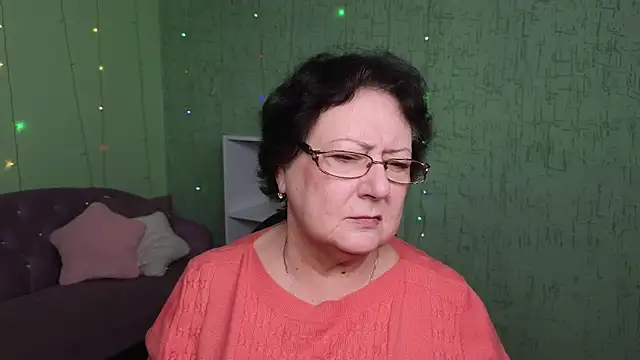 Margo Moll online show from November 2025 06:23:02 AM