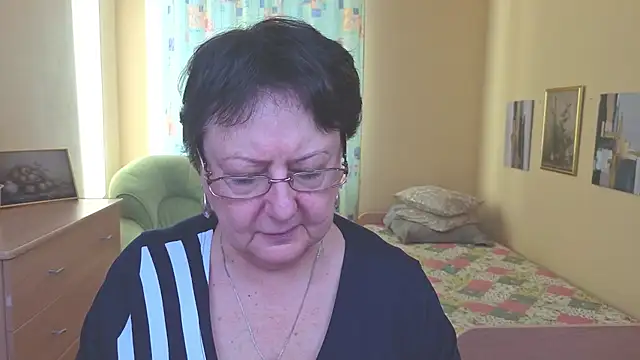 Margo Moll online show from December 2025 09:37:02 AM