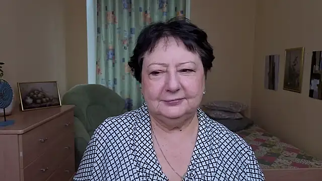 Margo Moll online show from December 2025 07:40:02 AM