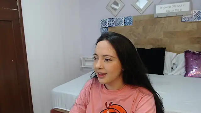 Snapshot of ScarletLevis chatting on September 2025 09:58:01 AM ScarletLevis online show from September 2025 09:58:01 AM