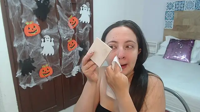 Snapshot of ScarletLevis chatting on October 2025 10:07:01 AM ScarletLevis online show from October 2025 10:07:01 AM