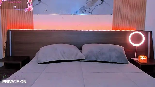 samanthaa moon online show from April 2026 01:10:01 AM