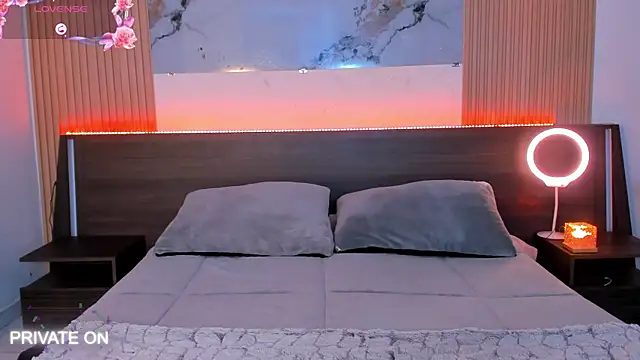 samanthaa moon online show from April 2026 11:06:01 PM