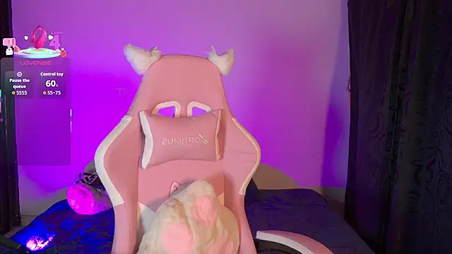 Gaby  Howards online show from October 2025 07:10:01 PM