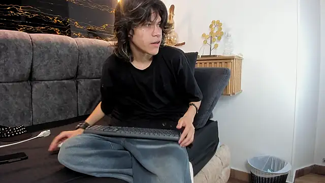 Snapshot of Diamond_twink chatting on March 2026 01:45:02 PM Diamond twink online show from March 2026 01:45:02 PM