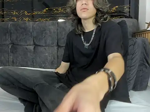 Diamond twink online show from February 2026 03:01:02 PM