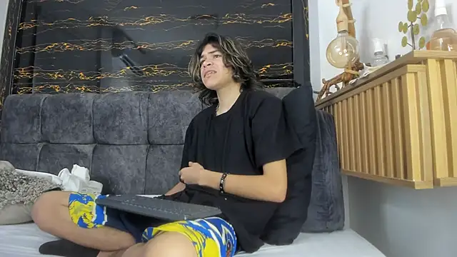 Diamond twink online show from February 2026 01:55:02 PM