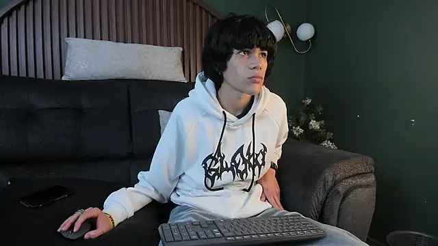 Diamond twink online show from July 2026 05:25:01 AM