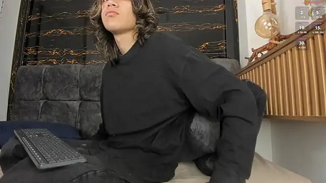 Diamond twink online show from February 2026 01:51:02 PM