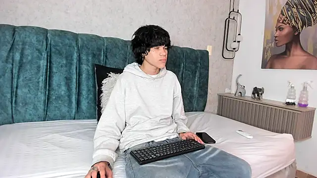 Diamond twink online show from June 2026 02:12:01 PM