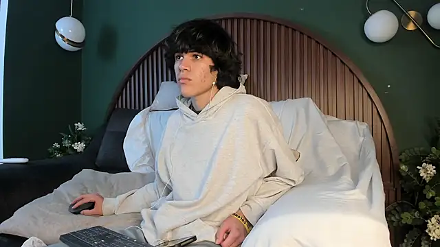 Diamond twink online show from July 2026 05:25:01 AM