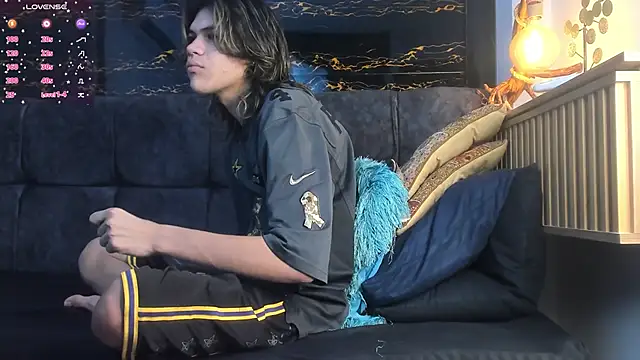 Diamond twink online show from November 2025 04:01:01 AM