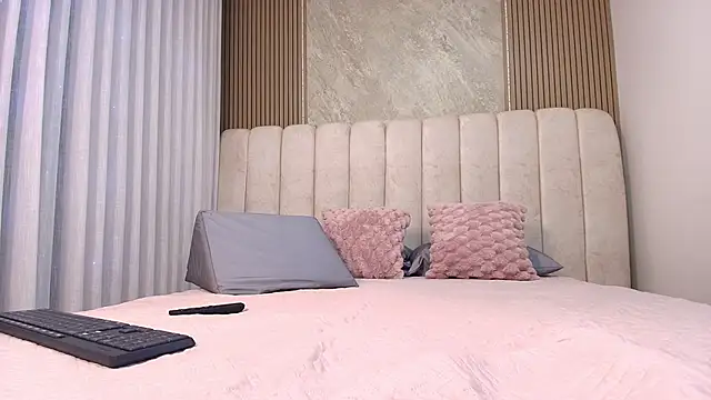 celeste moonx online show from December 2025 01:11:02 PM