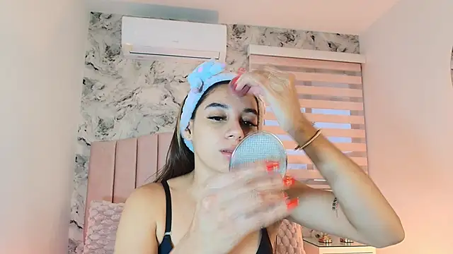 celeste moonx online show from November 2025 12:10:02 PM